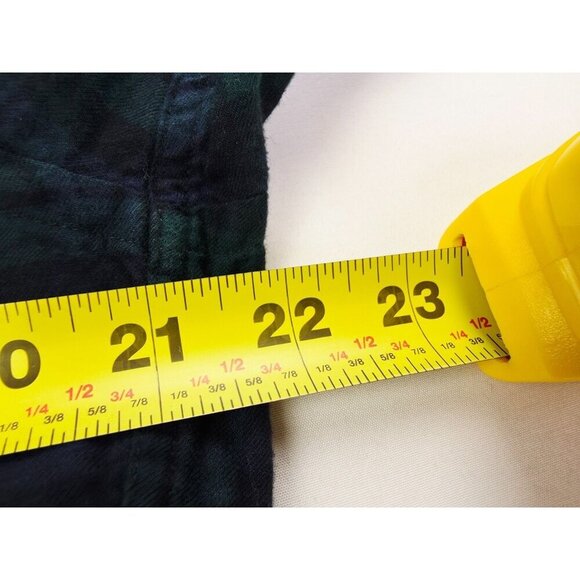 Uniqlo Size Medium Green Navy Plaid Flannel Men's Button Down Long Sleeve Shirt - Picture 2 of 9